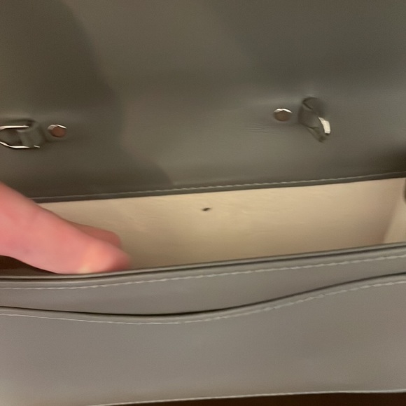 Grey stingray cross body bag - Picture 4 of 5